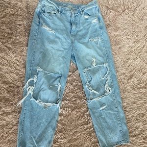 AMERICAN EAGLE SIZE 14 RIPPED JEANS